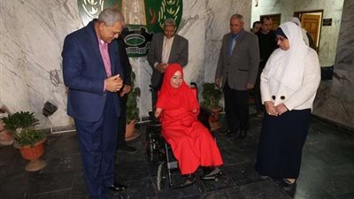 محافظ المنوفية يسلم مساعدات مالية لـ138 حالة من مرضى الكبد بشبين الكوم