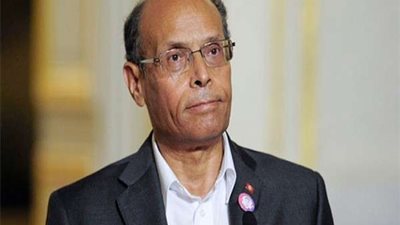 نقابة تونسية تطالب بسحب جواز سفر 