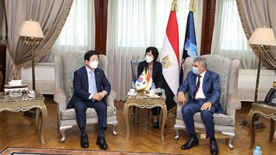 الفريق أسامة ربيع يستقبل رئيس الجمعية الوطنية الكوري والسفير الكوري بالقاهرة لبحث سبل التعاون المشترك