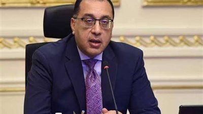 رئيس الوزراء يستقبل نظيره اليمني بمطار القاهرة