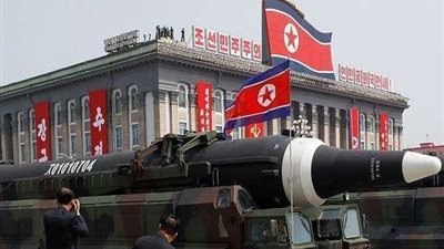 كوريا الشمالية تطلق قذيفتين وجارتها الجنوبية تراقب الوضع بحذر