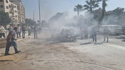 السيطرة على حريق سيارة بالهرم