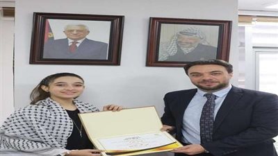 سفارة فلسطين بالقاهرة تكرم الشاعرة الصغيرة ميس عبد الهادي