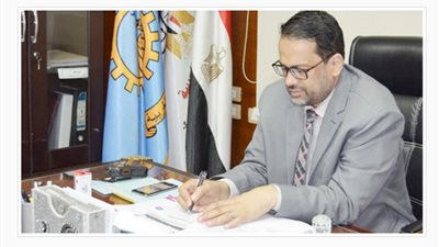 التحقيق في اتهام مدير مدرسة بطنطا لصفعه طالبًا على وجهه