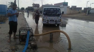 مجاهد يكلف بتنفيذ أغطية شبكية لبلوعات الصرف الصحي