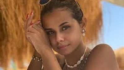 منة عرفة تروج بـ