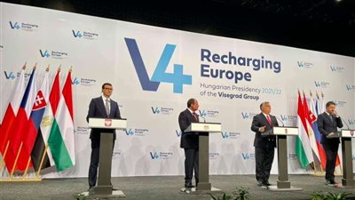 السيسي: نحن قيادة تحترم شعبها وتحبه وتسعى من اجل تقدمه