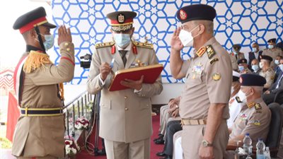 وزير  الدفاع يشهد الاحتفال بتخريج الدفعة 159 من معهد ضباط الصف المعلمين