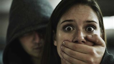 استمرار حبس ربة منزل وزوجها لخطفهما سيدة بالمقطم