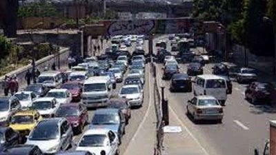 كثافات مُرورية في شوارع القاهرة والجيزة