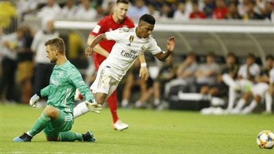 نجم ريال مدريد الجديد: زيدان يساعدني كثيرًا.. وبنزيما ظاهرة