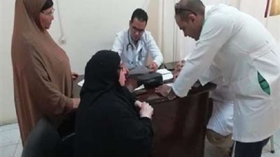 القافلة الشاملة للأزهر تنهي أعمالها بتوقيع الكشف على 3 آلاف مواطن بالمنيا