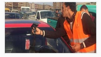 المرور: نشر سيارات متنقلة لتركيب الملصق الإلكترونى