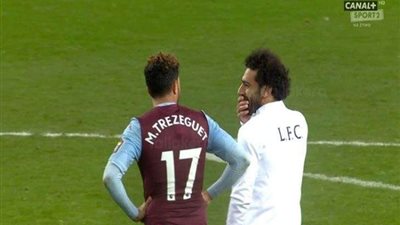 سفراؤنا فى الخارج.. صلاح يواسي تريزيجيه بعد فوز ليفربول على أستون فيلا