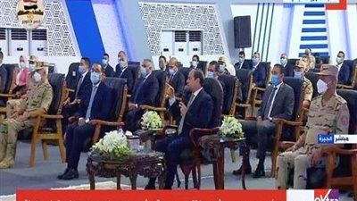 السيسي: هدفنا من مشروعات الإسكان البديل توفير سكن وفرص عمل للمواطنين