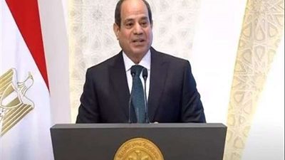 خلال الإحتفال.. الرئيس السيسي يُوجة التحية للدكتور أحمد عمر هاشم