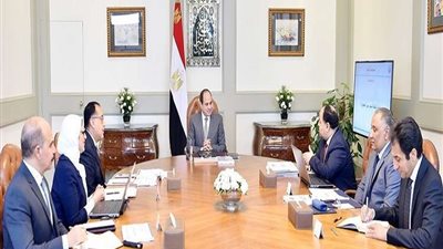 السيسي يتابع مع الحكومة إجراءات تشغيل المرحلة الأولى لمنظومة التأمين الصحي