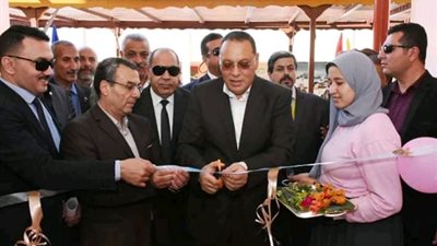 محافظ الشرقية يفتتح مدرستين بأبو كبير بتكلفة 15 مليون و930 ألف جنيه