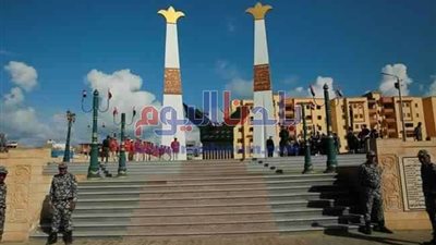 محافظ كفر الشيخ يضع إكليل الزهور على النصب التذكاري في ذكرى معركة البرلس
