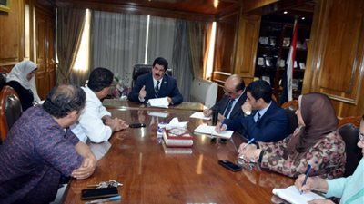 محافظ القليوبية يناقش استغلال أرض أوقاف لإنشاء مشروعات خدمية بالقناطر