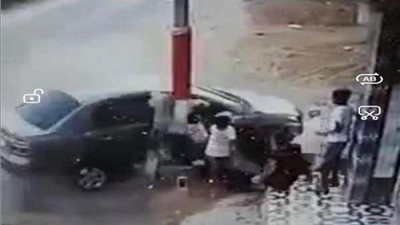 عاجل.. مصرع شخص أسفل سيارة بالدقهلية