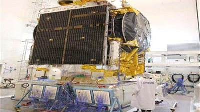 لدعم المشروعات وسد الفجوة الرقمية.. مصر تستعد لإطلاق القمر الصناعي 