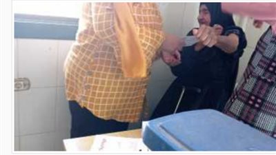 مسنة تبلغ من العمر 115 عام تصر على تلقى لقاح كورونا بقرية الخنانسة