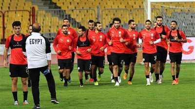 المنتخب يبدأ تدريباته ببرج العرب استعدادا لليبيريا (صور)