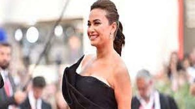 إطلالة فريدة  لـ هند صبري في ختام مهرجان الجونة