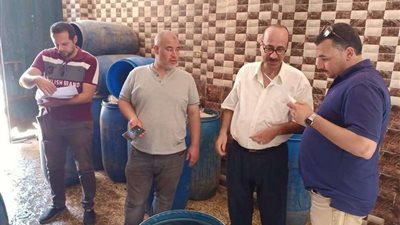 ضبط كمية كبيرة من المخللات والأعلاف الحيوانية الفاسدة في الغربية