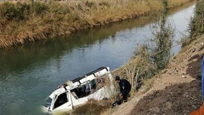 مصرع شخصان وإصابة طفلان إثر سقوط سيارة ملاكي  بدكرنس