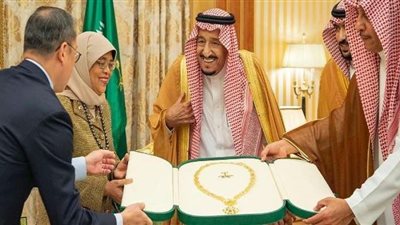 رئيسة سنغافورة تتوجه بالشكر للملك سلمان خلال زيارة السعودية