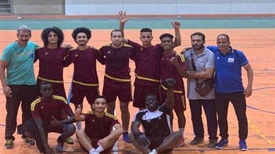 منتخب جامعة عين شمس يتأهل لدور الثمانية بالبطولة العربية لكرة القدم الخماسية