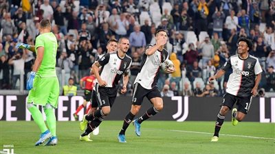 كريستيانو رونالدو يعادل رقم مالديني