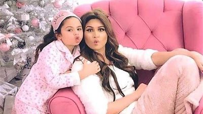 بالفيديو.. ابنة مي سليم تغني بالإنجليزية