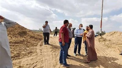 محافظ الشرقية يتفقد أعمال إنشاء طريق دائري فاقوس
