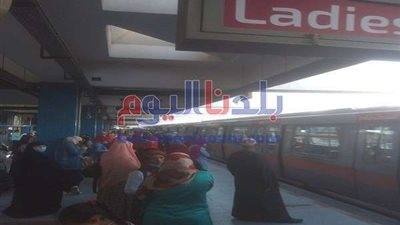 متحدث مترو يكشف سبب تفشي ظاهرة الباعة والمتسولين داخل القطارات