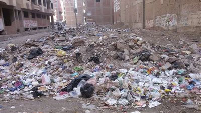 إصابة عامل نظافة بطعنة 