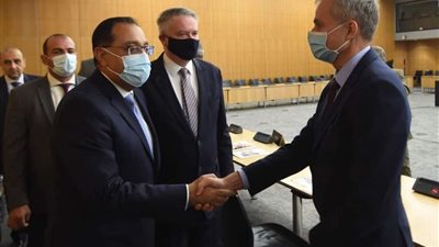 رئيس الوزراء يلتقي سفراء الدول أعضاء 