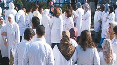 طبيب: علمنا بحركة التكليف الجديدة عبر منشور بالفيس بوك