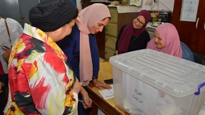 إقبال كبير للطالبات في الجولة الأولى لانتخابات اتحاد بنات عين شمس