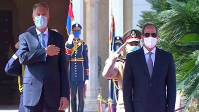 السيسي يؤكد للرئيس الروماني: اللجنة المشتركة ستلعب دورًا كبيرًا في العلاقات بين البلدين