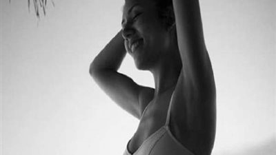 رحمة حسن تفاجئ جمهورها بصورة بدون مكياج ومروان بابلو يغازلها