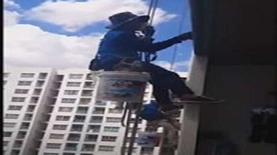 كيدهن عظيم.. غضب امرأة تايلاندية كاد يطيح بشخصين