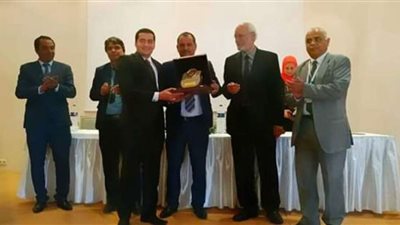 ابن الوادي الجديد يحصد جائزة أفضل رسالة ماجستير بالوطن العربي بـ2019