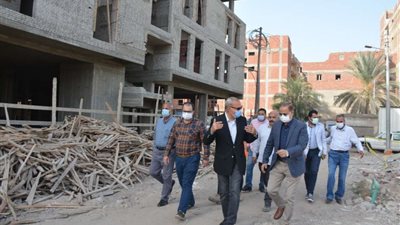 محافظ القليوبية يتفقد عدد من مشروعات مدينة طوخ