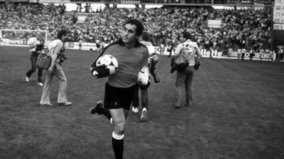 الاتحاد الجزائري ينعي الحارس الدولي السابق مهدي سرباح