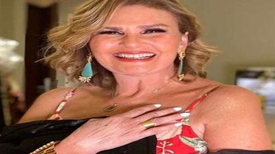 يسرا تظهر برفقة إياد نصار وتخطف الأنظار من جديد