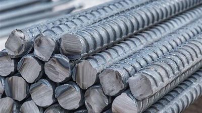 ضبط 3 عاطلين بحوزتهم 33 قطعة حديد مسروقة بالتجمع