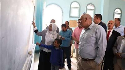 خلال زيارته 